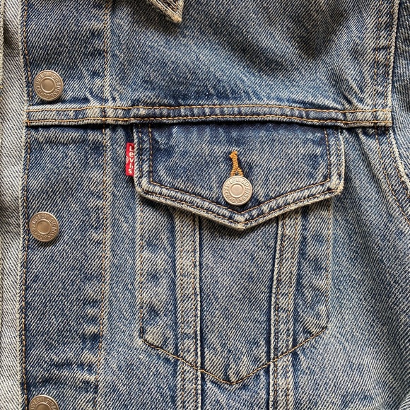 Levi’s Trucker Denim Jacket - Picture 9 of 11